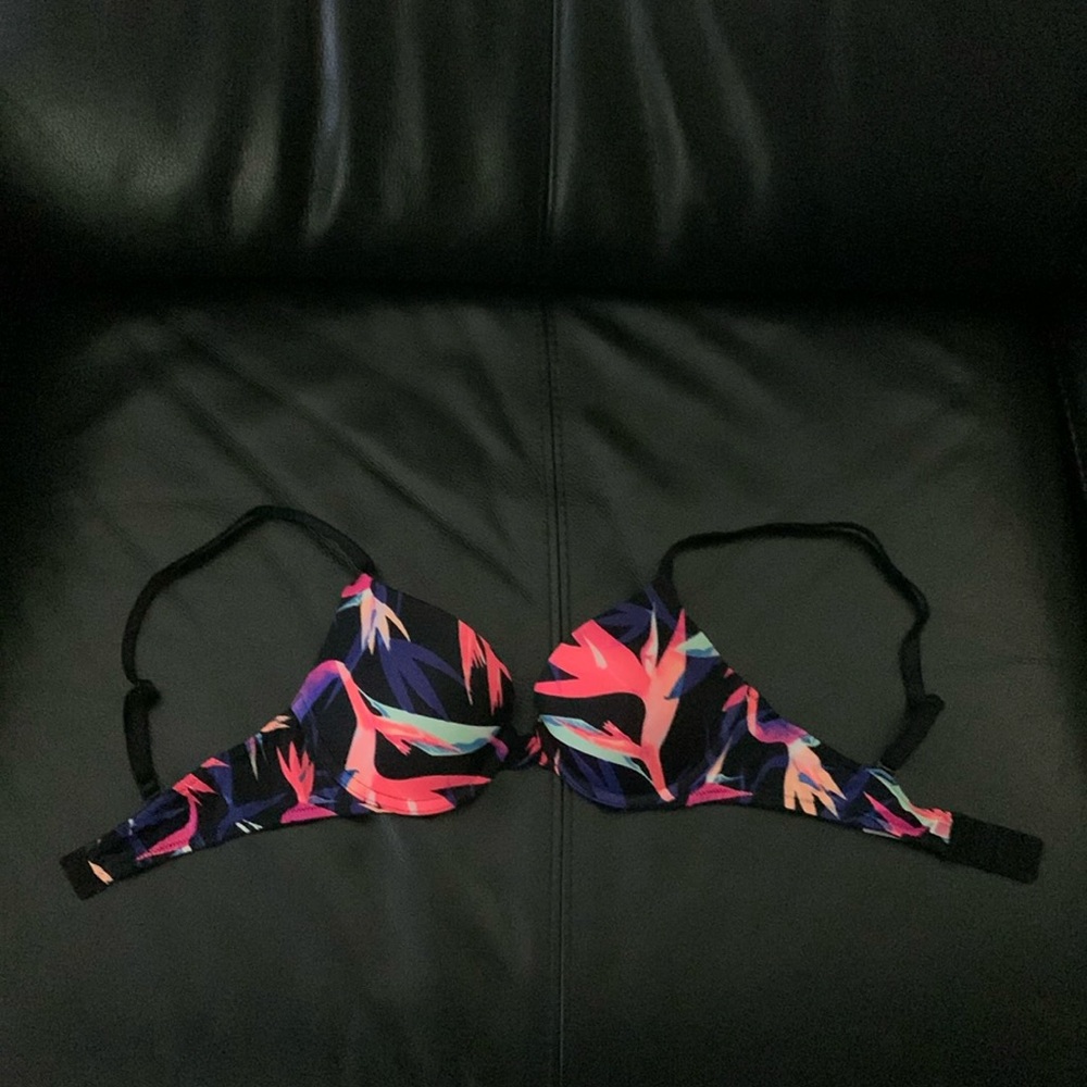Victoria’s Secret Pink Wear Everywhere Push-up Bra 32-B